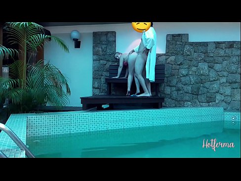 ❤️ Bulla ancillam ad piscinam invitat, sed fervido resistere non potuit Porno fb  at porn la.filmexxx18.ru